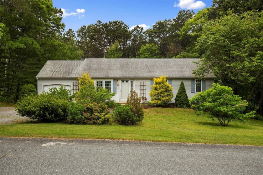 Location is everything, and this 3 BR ranch delivers! You'll be - Beach Home for sale in Centerville, Massachusetts on Beachhouse.com