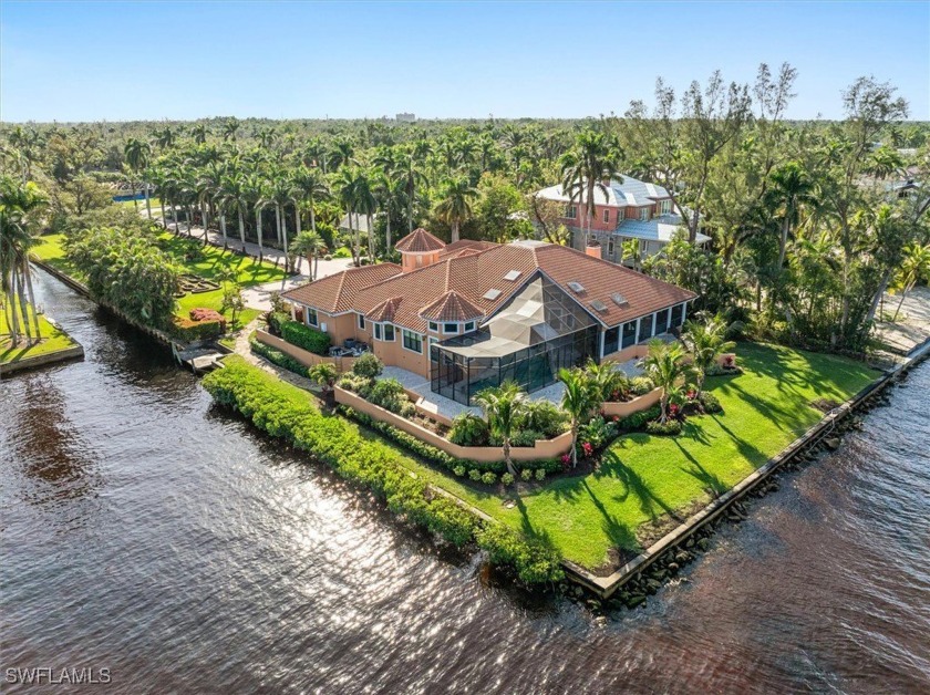 Welcome to 2600 McGregor Blvd., where waterfront luxury living - Beach Home for sale in Fort Myers, Florida on Beachhouse.com