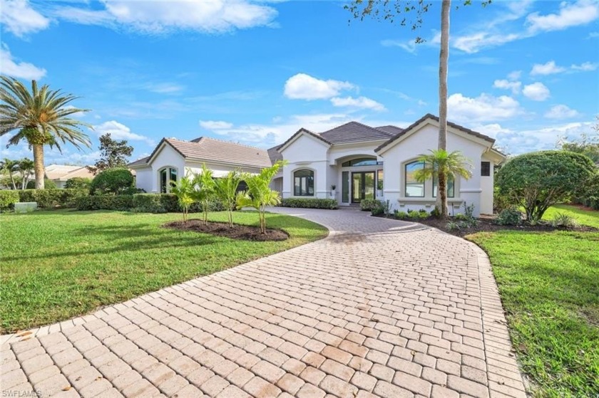 This exquisitely renovated 4 bedrooms plus study, 3.5 bathroom - Beach Home for sale in Naples, Florida on Beachhouse.com