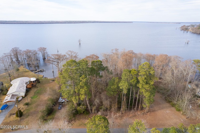 100' of prime waterfront!  Come home to your riverfront lot on - Beach Lot for sale in Edenton, North Carolina on Beachhouse.com