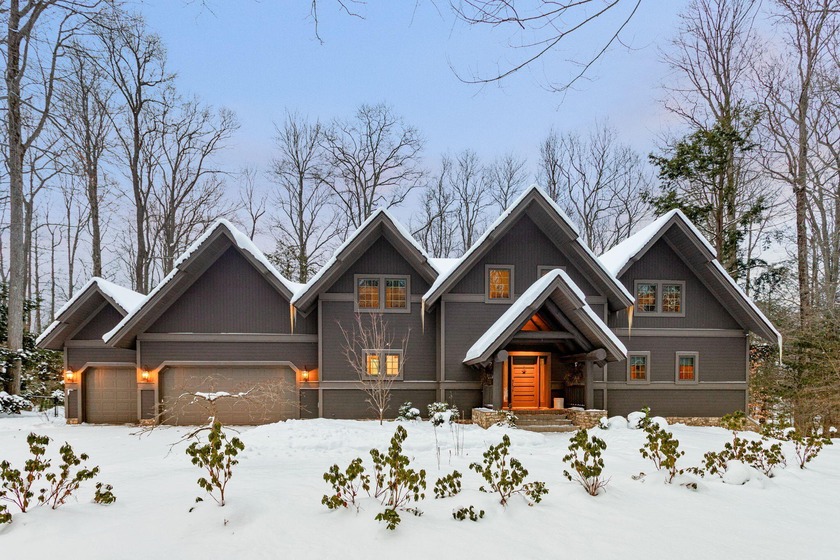 Welcome to 6290 Scenic Woods Circle N, Muskegon! Rustic elegance - Beach Home for sale in Muskegon, Michigan on Beachhouse.com