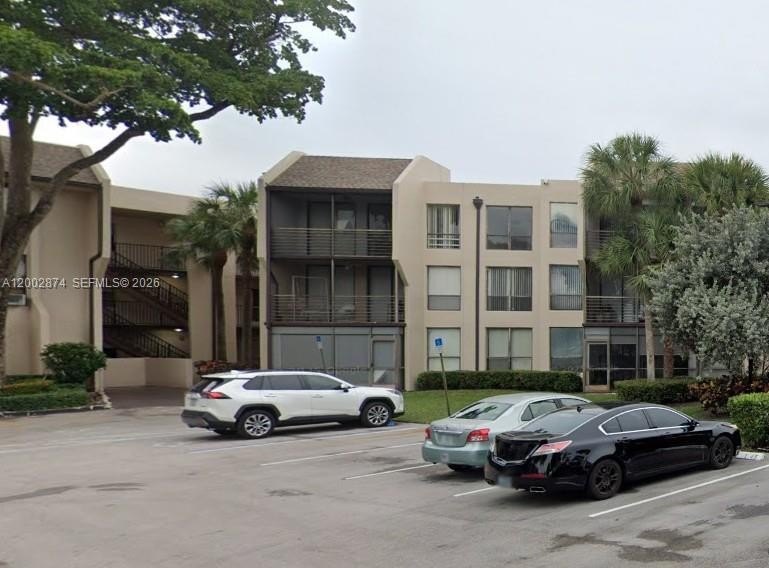 Motivated Seller!!2-bedroom, 2-bathroom condo located in the - Beach Condo for sale in Tamarac, Florida on Beachhouse.com