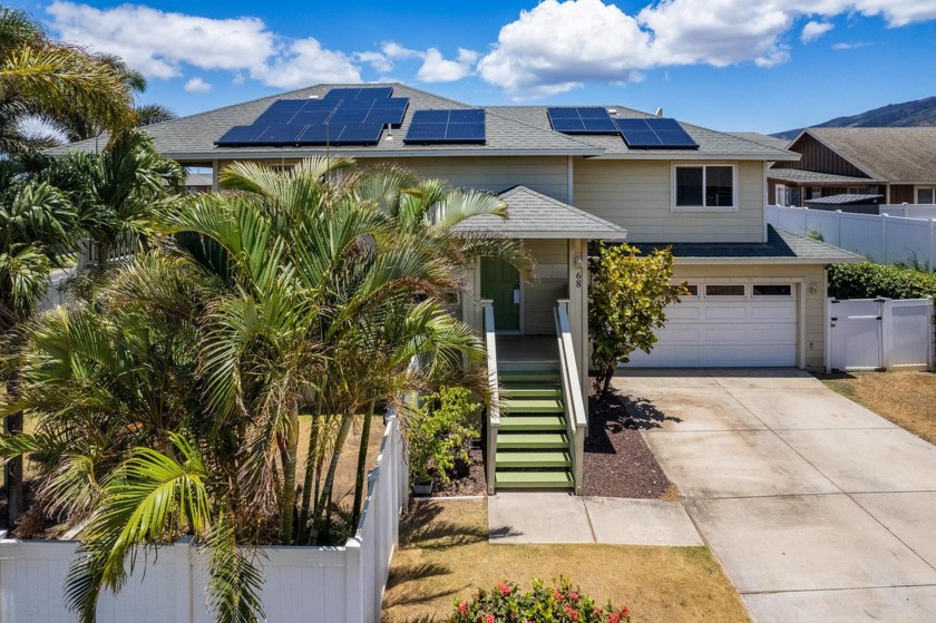 An open floor plan of this spacious 3bedroom, 2.5 bath and huge - Beach Home for sale in Wailuku, Hawaii on Beachhouse.com