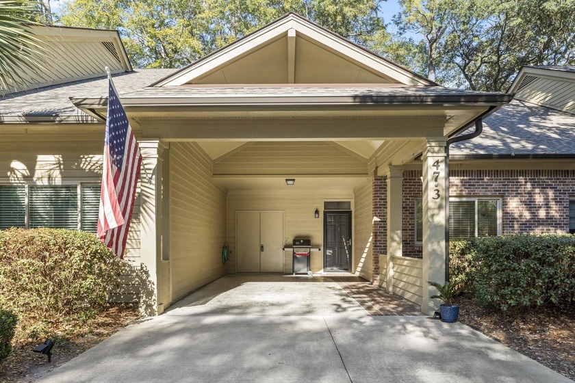 Wake up beneath a canopy of live oaks with golf course views and - Beach Condo for sale in Pawleys Island, South Carolina on Beachhouse.com