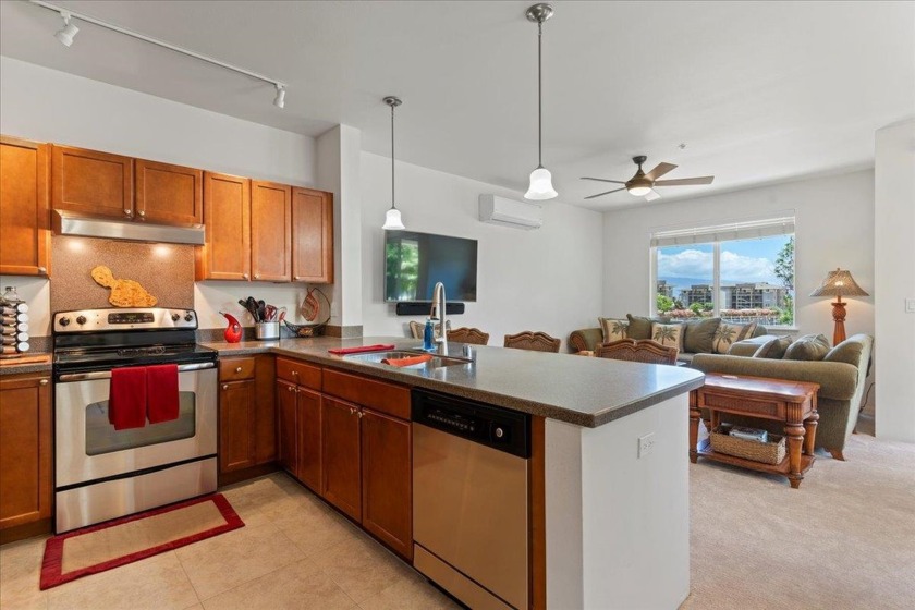 Excellent opportunity awaits with this spectacular 3/2 townhome - Beach Condo for sale in Lahaina, Hawaii on Beachhouse.com