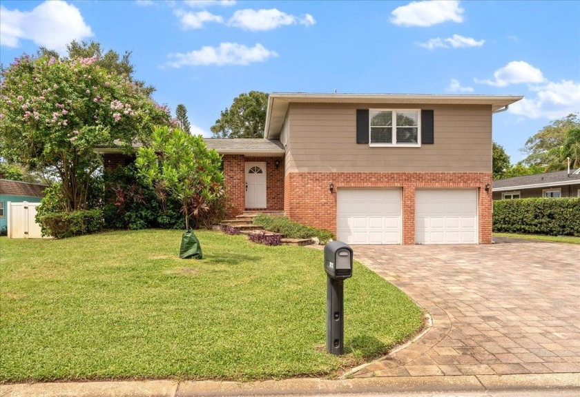 Take a Look at this stunning 3-bedroom, 3-bathroom pool home - Beach Home for sale in Seminole, Florida on Beachhouse.com