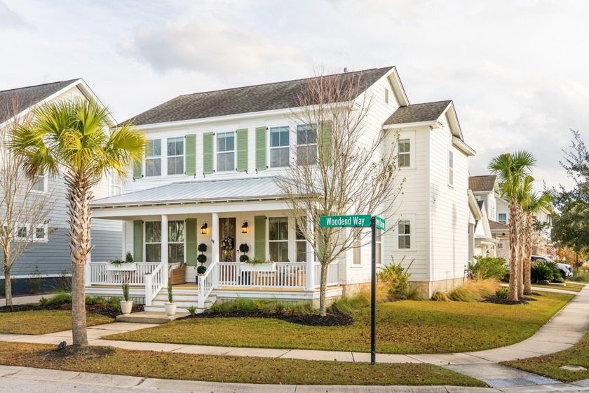 Tucked away on a quiet cul-de-sac in Mount Pleasant's desirable - Beach Home for sale in Mount Pleasant, South Carolina on Beachhouse.com