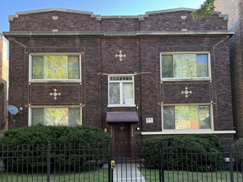 This four-unit building situated in the South Shore neighborhood - Beach Home for sale in Chicago, Illinois on Beachhouse.com