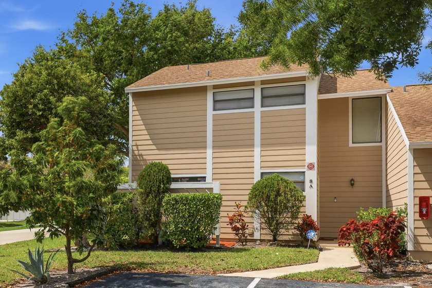 Experience the best of the South Florida lifestyle in this - Beach Townhome/Townhouse for sale in Jupiter, Florida on Beachhouse.com