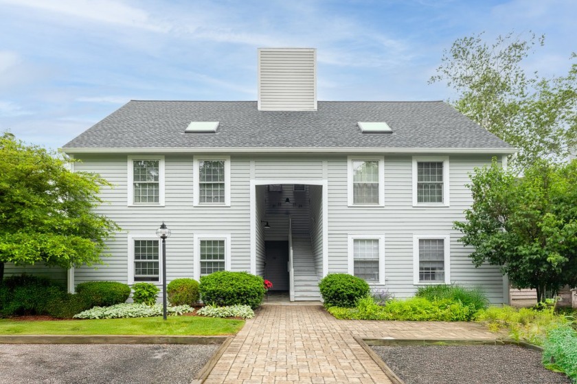 Lovely townhouse in River Colony complex. Quiet and desirable - Beach Condo for sale in Guilford, Connecticut on Beachhouse.com