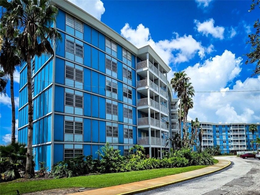 ***GREAT NEW PRICE! MOTIVATED SELLER*** Welcome to Unit 409 at - Beach Condo for sale in St. Petersburg, Florida on Beachhouse.com