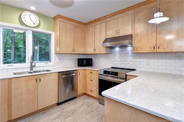 What a Gem! Beautifully remodeled in 2022 by Van Kniest, one of - Beach Home for sale in Williamsburg, Virginia on Beachhouse.com