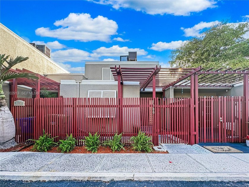 Welcome to this charming townhouse. This property features an - Beach Townhome/Townhouse for sale in Pembroke Pines, Florida on Beachhouse.com