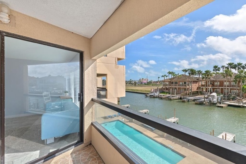 This stunning 2-bedroom, 2-bathroom condo offers the perfect - Beach Condo for sale in South Padre Island, Texas on Beachhouse.com