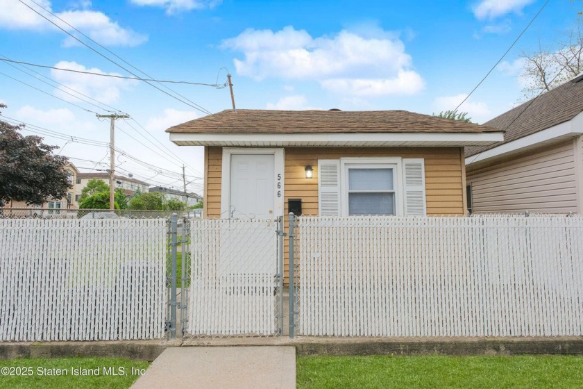 Single family detached home in the midland beach area of Staten - Beach Home for sale in Staten Island, New York on Beachhouse.com