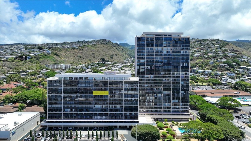 Highly desirable Kahala Towers B building; 10th floor with TWO - Beach Condo for sale in Honolulu, Hawaii on Beachhouse.com