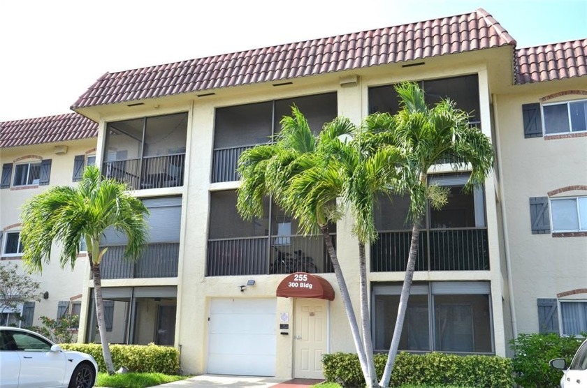 Penthouse Corner Unit in Superb Location of Revitalized Pompano - Beach Condo for sale in Pompano Beach, Florida on Beachhouse.com