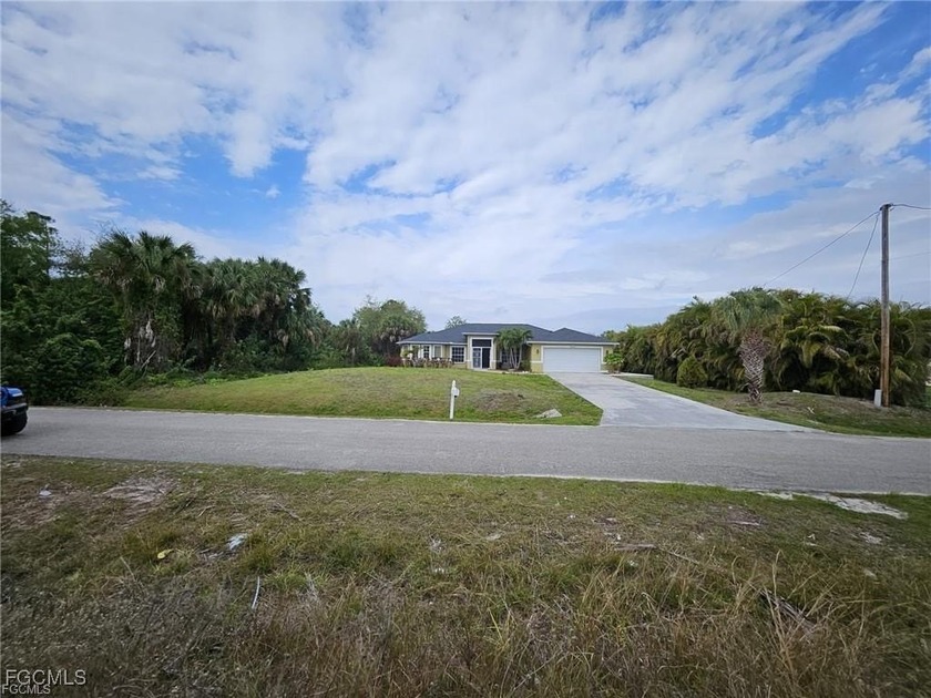 Great opportunity OVERSIZED 1/2-Acre LOT A beautiful and - Beach Home for sale in Lehigh Acres, Florida on Beachhouse.com