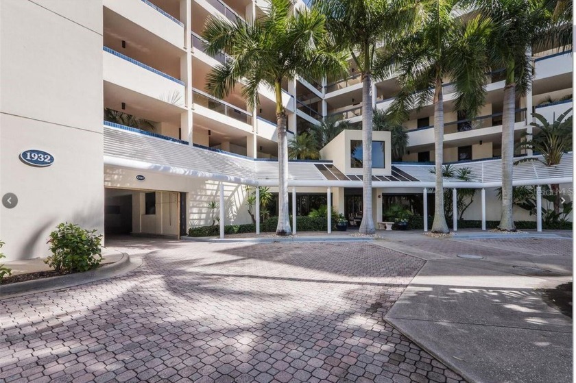 Fourth floor full Bay front unit in much sought after Fairway - Beach Condo for sale in Longboat Key, Florida on Beachhouse.com