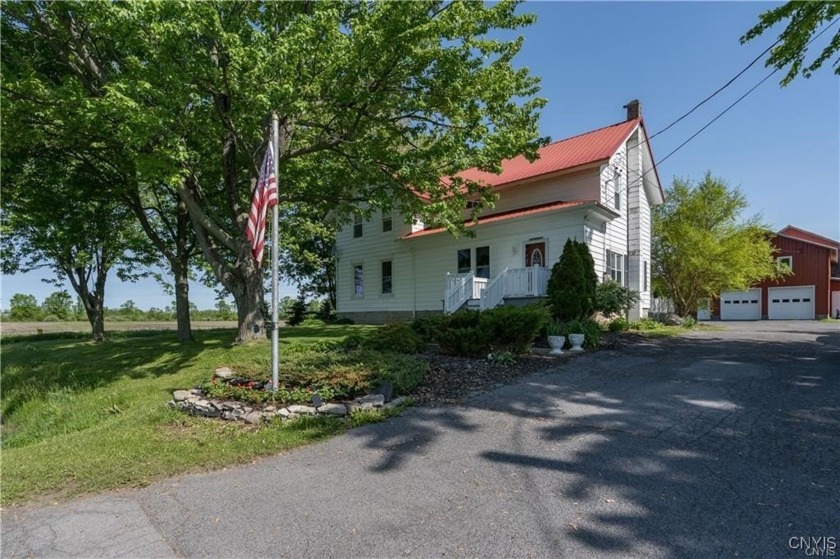 Awesome 4 bedroom, 2 bath updated home on 20 acres close to the - Beach Home for sale in Brownville, New York on Beachhouse.com