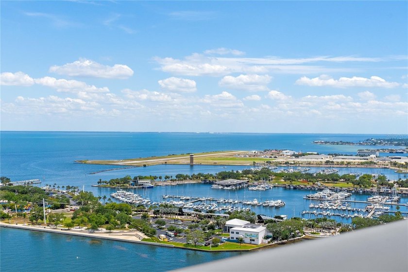 A 26th-floor penthouse designed to Manhattan standards, this 4 - Beach Condo for sale in St. Petersburg, Florida on Beachhouse.com