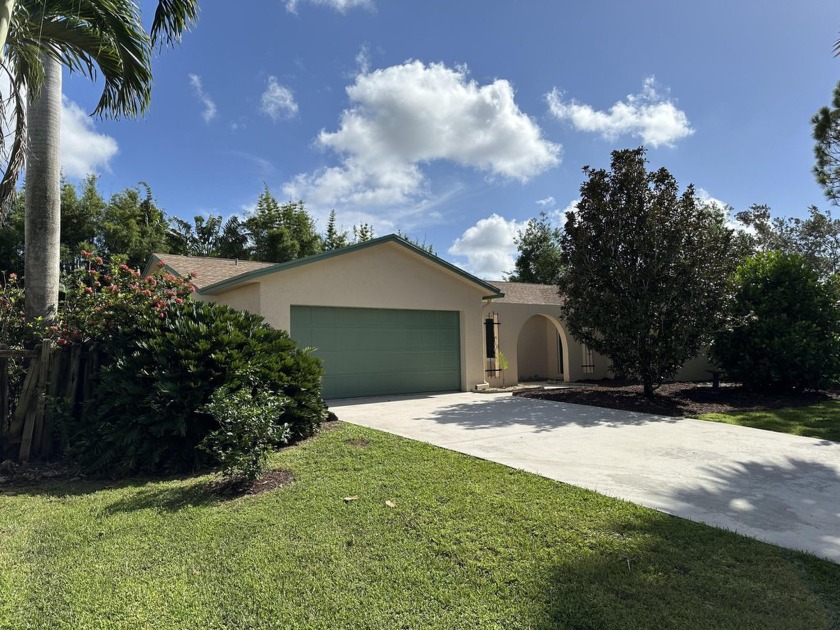 Welcome home to popular Florida Gardens, a family- friendly - Beach Home for sale in Lake Worth, Florida on Beachhouse.com