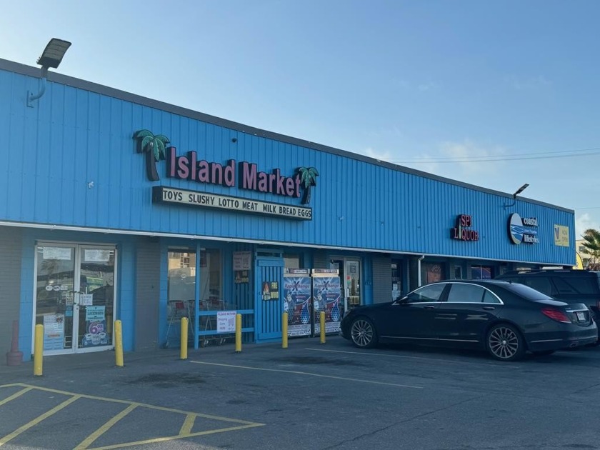 Island Market retail shopping center...the entire building is - Beach Commercial for sale in South Padre Island, Texas on Beachhouse.com