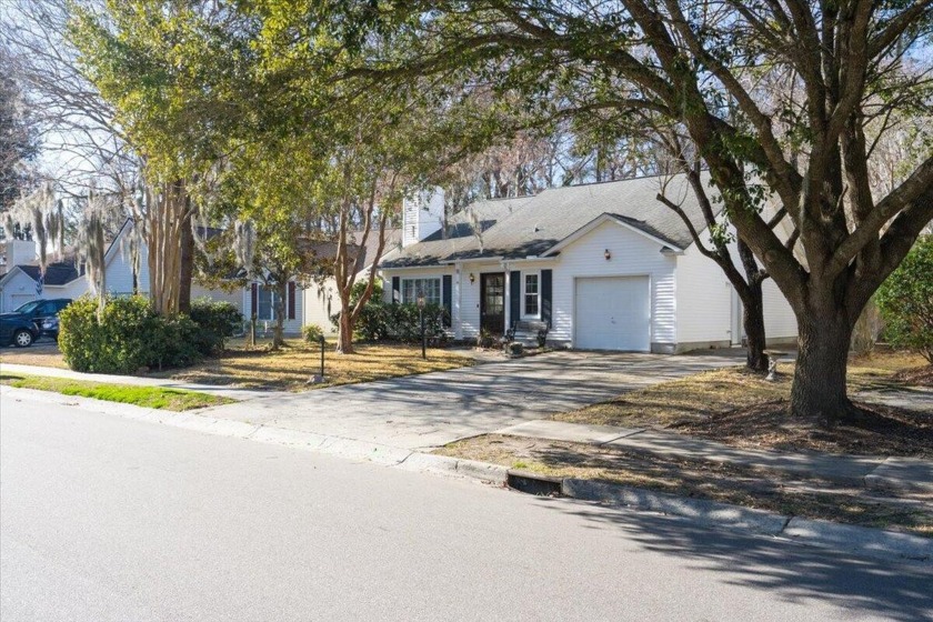 One-Level Living in Desirable Shadowmoss PlantationWelcome to - Beach Home for sale in Charleston, South Carolina on Beachhouse.com