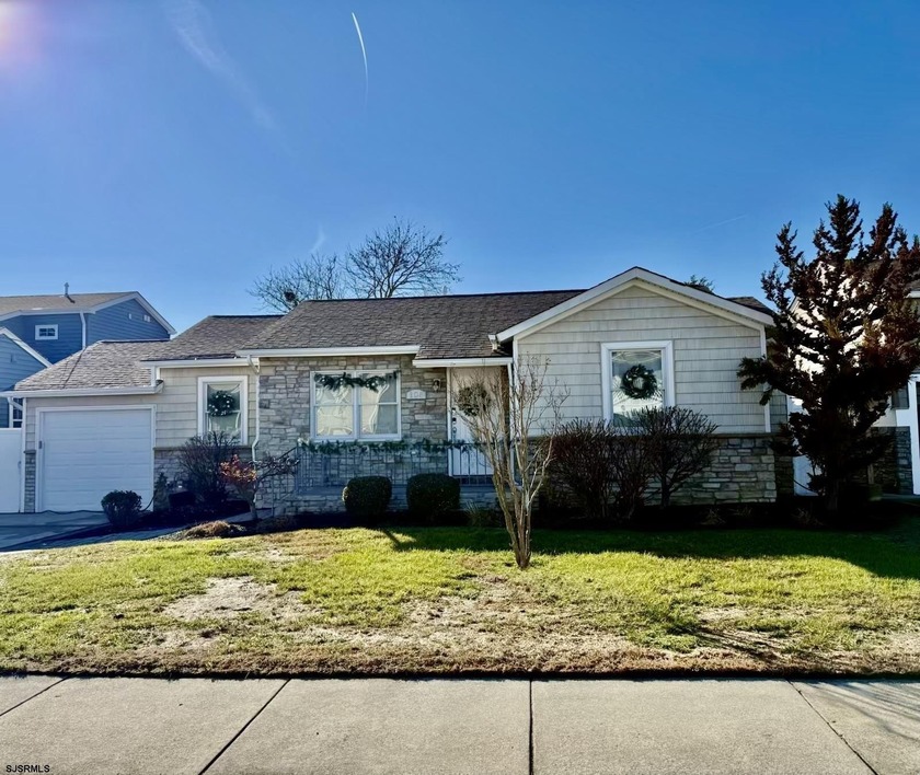 Beautifully Remodeled 3-Bedroom Rancher on an Oversized Lot - - Beach Home for sale in Ventnor Heights, New Jersey on Beachhouse.com