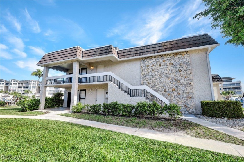 A HIDDEN GEM IN CROW'S NEST! This exceptional listing in the - Beach Condo for sale in Marco Island, Florida on Beachhouse.com