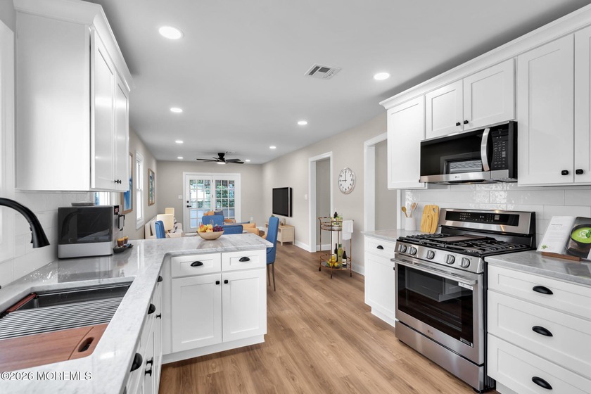 Immediate Occupancy Available. Backs Up To The Woods for - Beach Home for sale in Brick, New Jersey on Beachhouse.com