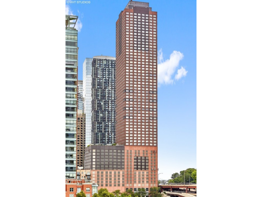Spacious Studio on Lake Shore Dr. with great views facing West! - Beach Home for sale in Chicago, Illinois on Beachhouse.com