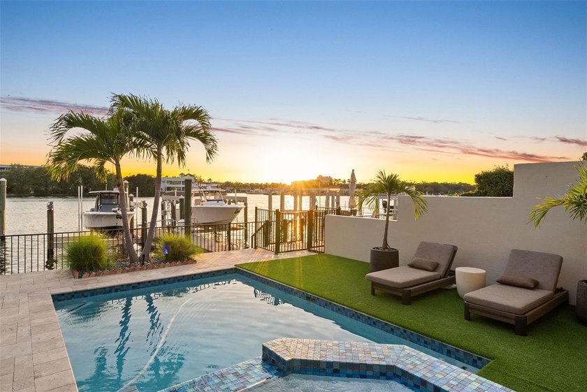 Completely redesigned luxury waterfront residence on prestigious - Beach Townhome/Townhouse for sale in Tampa, Florida on Beachhouse.com