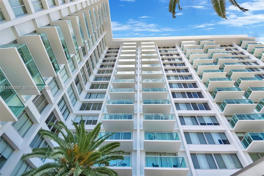 DIRECT BAY VIEW and FULLY RENOVATED Studio unit with a balcony - Beach Condo for sale in Miami Beach, Florida on Beachhouse.com