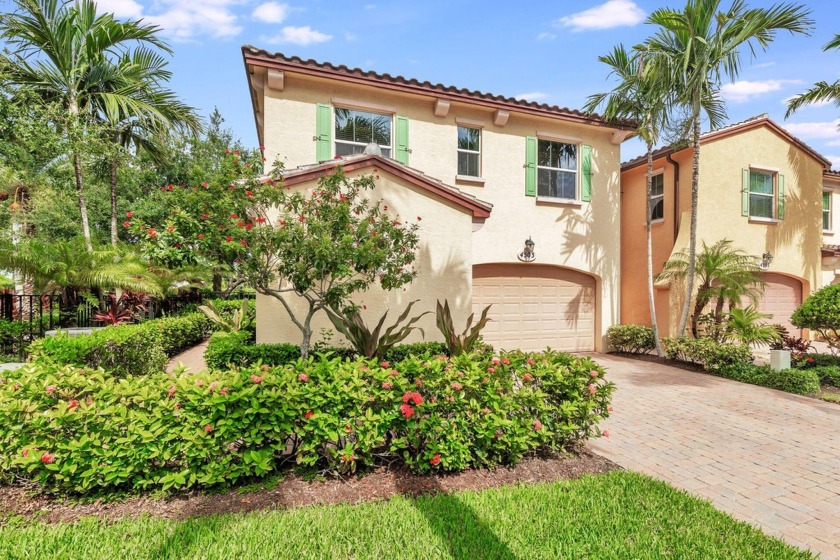 ADDITIONAL square footage in this  Immaculate 3 bedroom/3.5 - Beach Townhome/Townhouse for sale in Palm Beach Gardens, Florida on Beachhouse.com