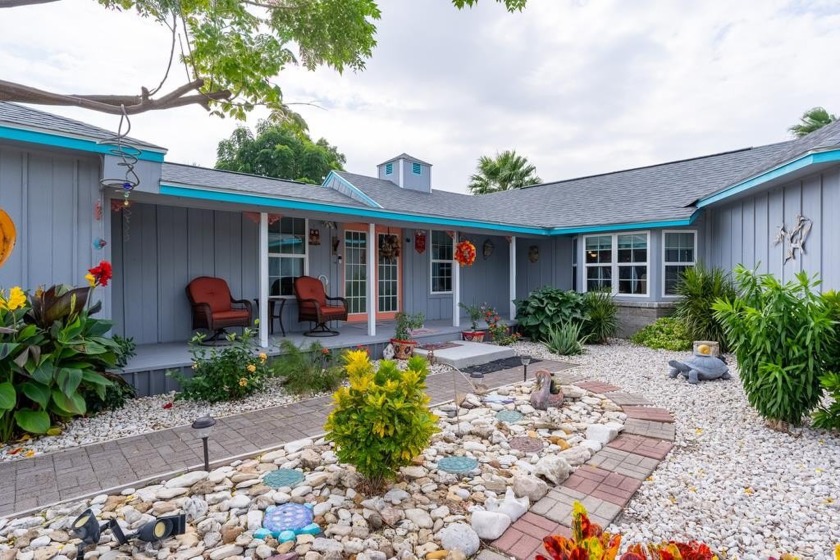 Prepare to be amazed by this charming 3 bed/2.1 bath single - Beach Home for sale in Laguna Vista, Texas on Beachhouse.com