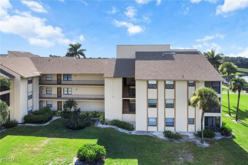 Cross Creek Golfing Community - 2 Bedrooms + Den, 2 Bathrooms - Beach Condo for sale in Fort Myers, Florida on Beachhouse.com