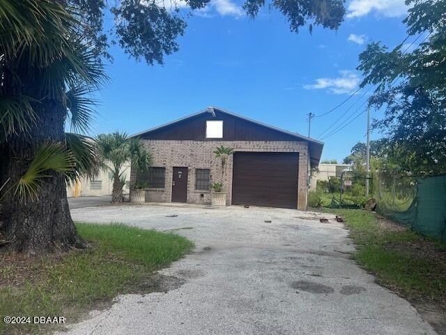 Industrial/warehouse property with bay doors for business. 1.30 - Beach Commercial for sale in Daytona Beach, Florida on Beachhouse.com