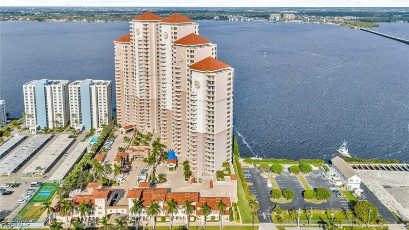 Rarely Available High Point Place *City Home* in the Downtown - Beach Condo for sale in Fort Myers, Florida on Beachhouse.com