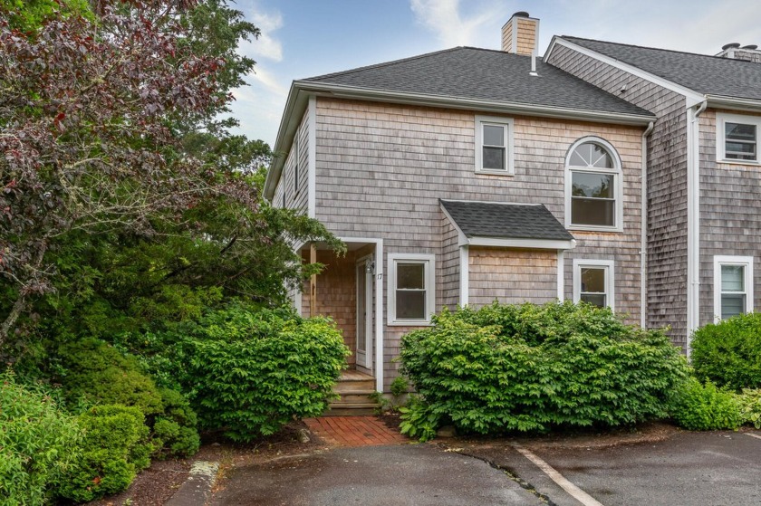Welcome to 17 Harbor Hill Drive in Bourne. This cozy and - Beach Condo for sale in Bourne, Massachusetts on Beachhouse.com