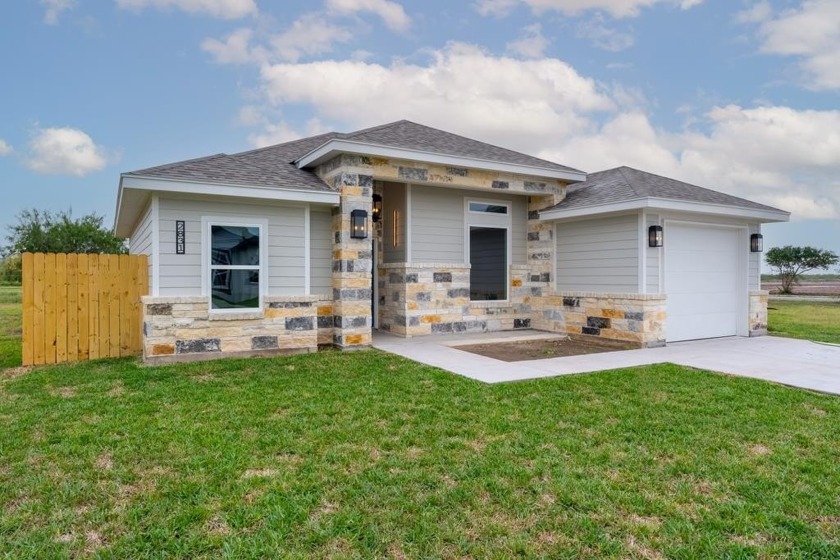 Beautifully built 3-bedroom, 2.5-bath home with a 1-car garage - Beach Home for sale in Port Isabel, Texas on Beachhouse.com