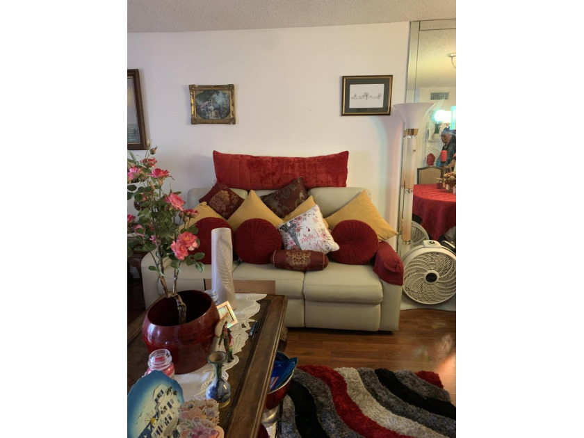 Bright and spacious 2BR/BA condo in a beautiful well maintained - Beach Condo for sale in Margate, Florida on Beachhouse.com