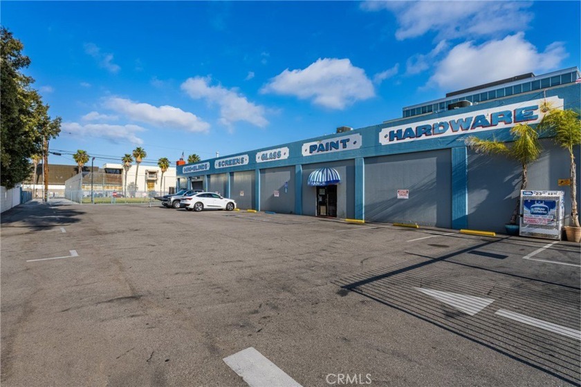 This prime commercial property offers an exceptional investment - Beach Commercial for sale in Long Beach, California on Beachhouse.com