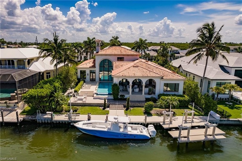 An idyllic, boaters dream in SWFL! This beautiful home offers - Beach Home for sale in Naples, Florida on Beachhouse.com
