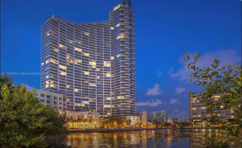 Stunning 2BR/2BA direct waterfront residence at Paramount Bay in - Beach Condo for sale in Miami, Florida on Beachhouse.com