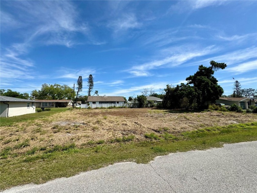 Rarely available oversized 12,000 sqft lot, that is cleared and - Beach Lot for sale in Venice, Florida on Beachhouse.com