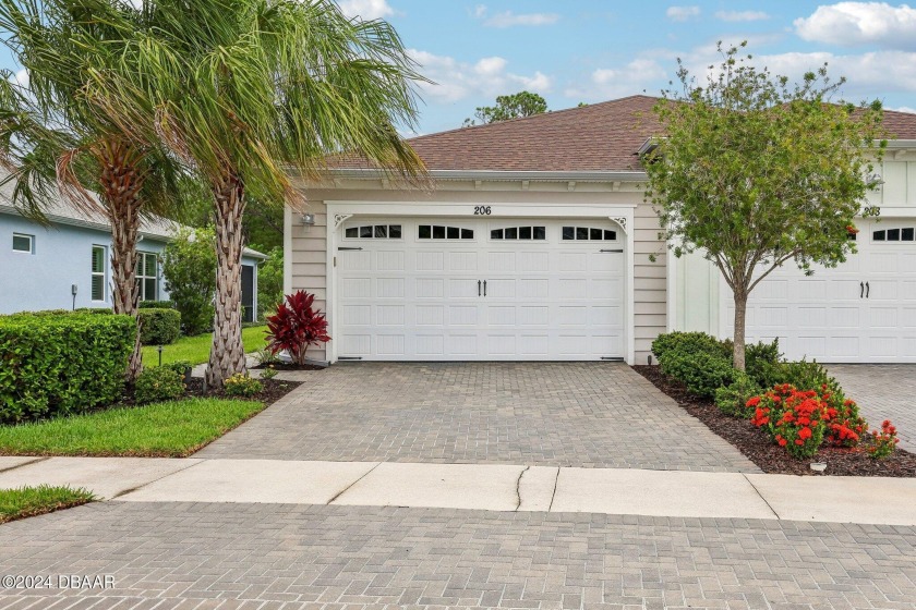 Welcome to your dream home in Daytona Beach! This residence - Beach Home for sale in Daytona Beach, Florida on Beachhouse.com