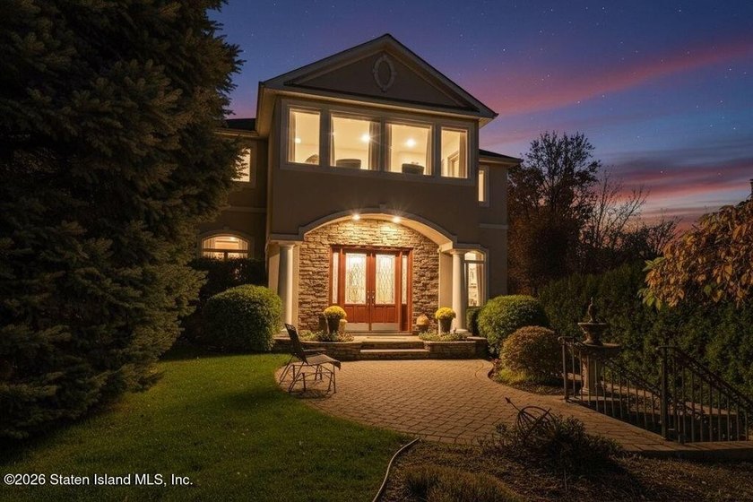 Luxury living at The Summit at Dongan Hills Colony. This - Beach Home for sale in Staten Island, New York on Beachhouse.com