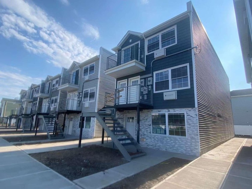 Ocean View Two-Family Home in Arverne This stunning ocean view - Beach Townhome/Townhouse for sale in Arverne, New York on Beachhouse.com