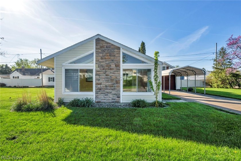 Affordable lake living with water views and extra parcel - - Beach Home for sale in Sandusky, Ohio on Beachhouse.com